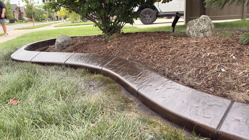 Flagstone Brown base with Dark Gray release